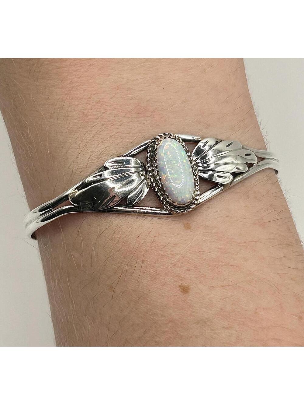 Vintage Navajo Opal Cabochon & 925 Sterling Silver Cuff Bracelet - Leaf Detail